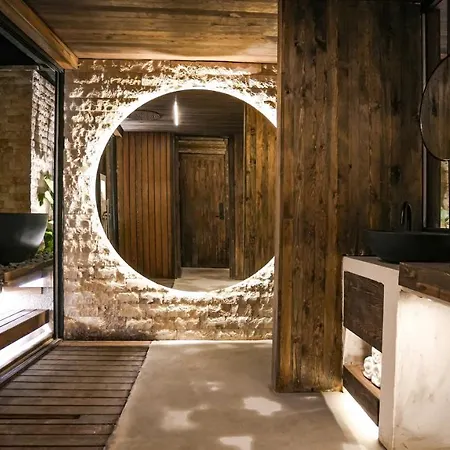 Отель Maja Luxury 4*